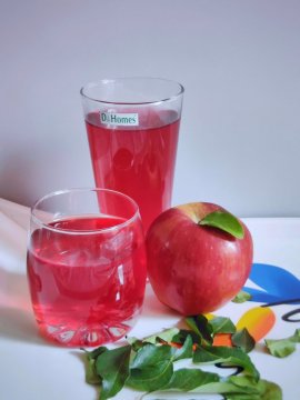 Roze appelsap.